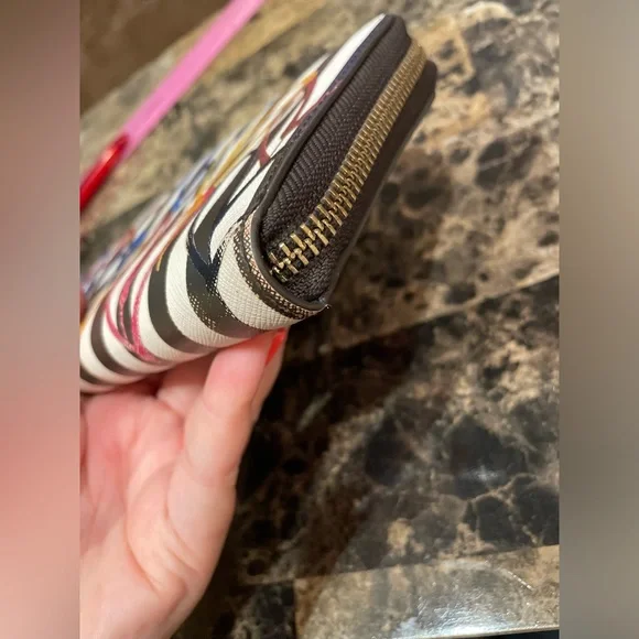 Henri Bendel x James Goldcrown Limited Edition Wallet - Picture 5 of 16